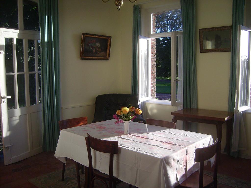 Chambres D'Hotes & Gites Du Chateau De Grand Rullecourt Zimmer foto